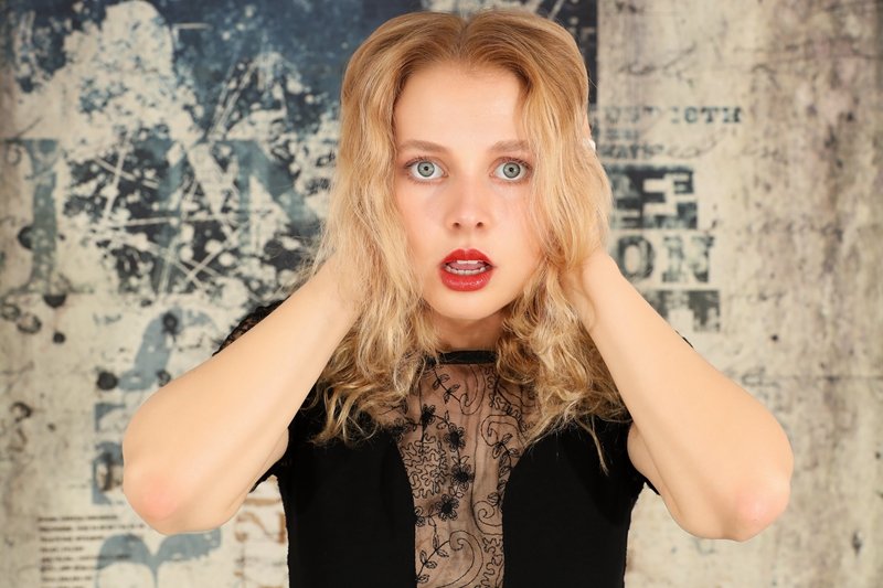 Why my blonde hair extensions faded